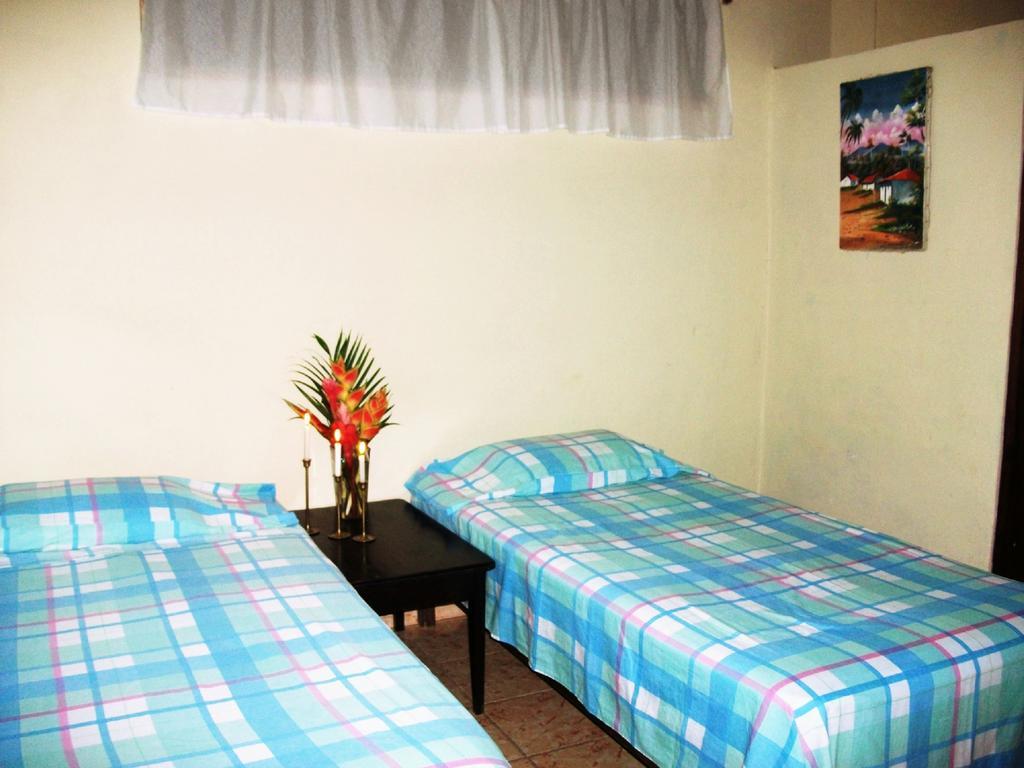 Hotel & Hostal Yaxkin Copán الغرفة الصورة