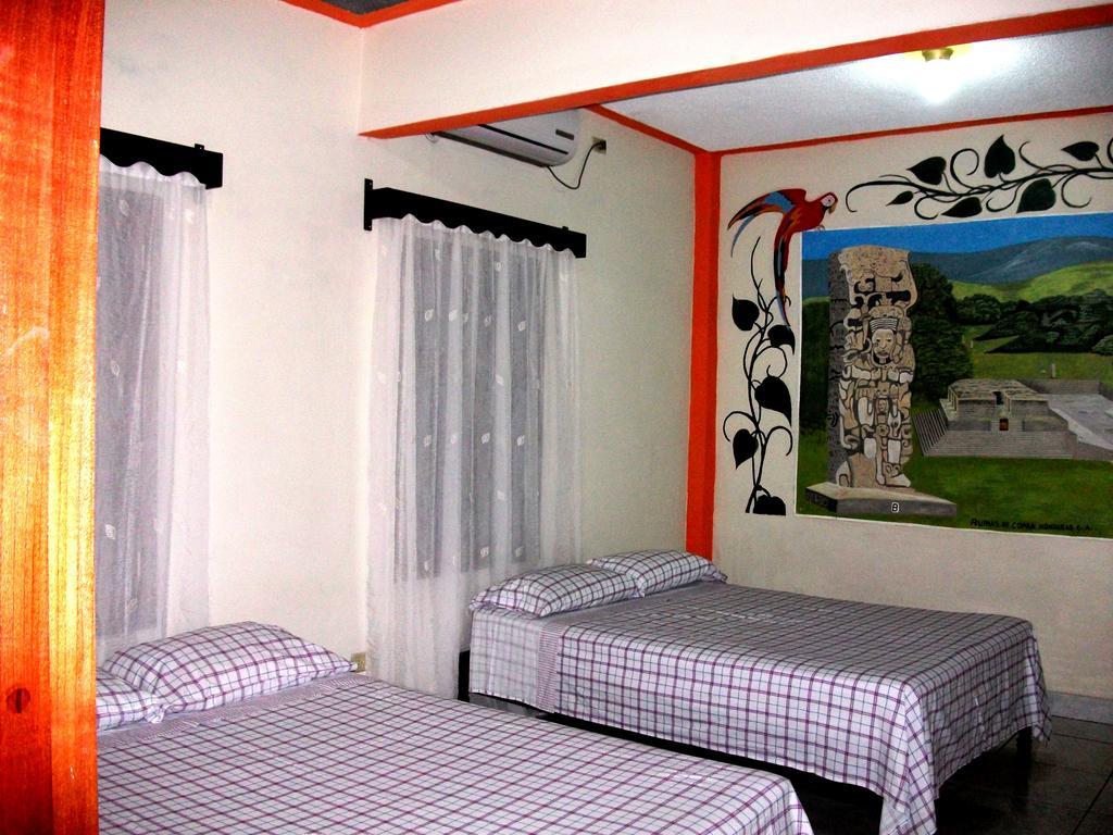 Hotel & Hostal Yaxkin Copán الغرفة الصورة