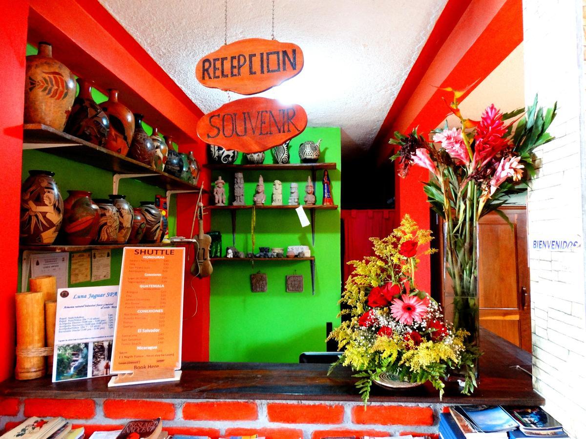 Hotel & Hostal Yaxkin Copán المظهر الخارجي الصورة