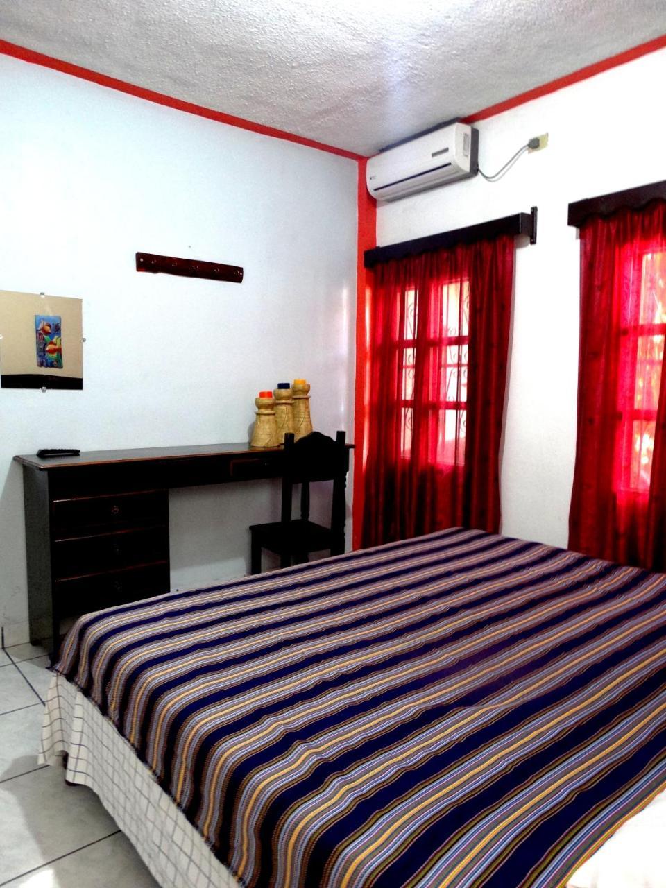 Hotel & Hostal Yaxkin Copán المظهر الخارجي الصورة